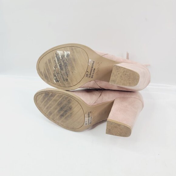 Qupid Women's Pink Peep Toe Leather Block Heel Classic Ankle Bootie Size 7 - Picture 5 of 7